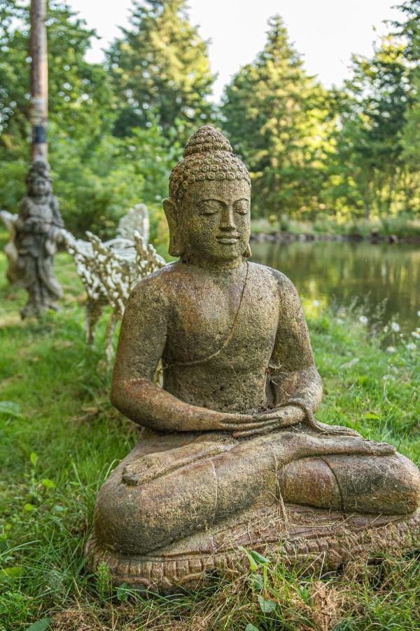 Вилла Healing Ponds Farm Buxton Экстерьер фото